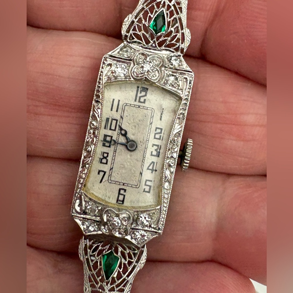 Stunning 1920s platinum and gold watch with diamonds and emeralds - Picture 7 of 9